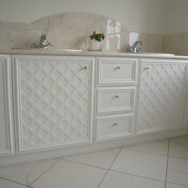 Waschtisch mit Mamorplatte